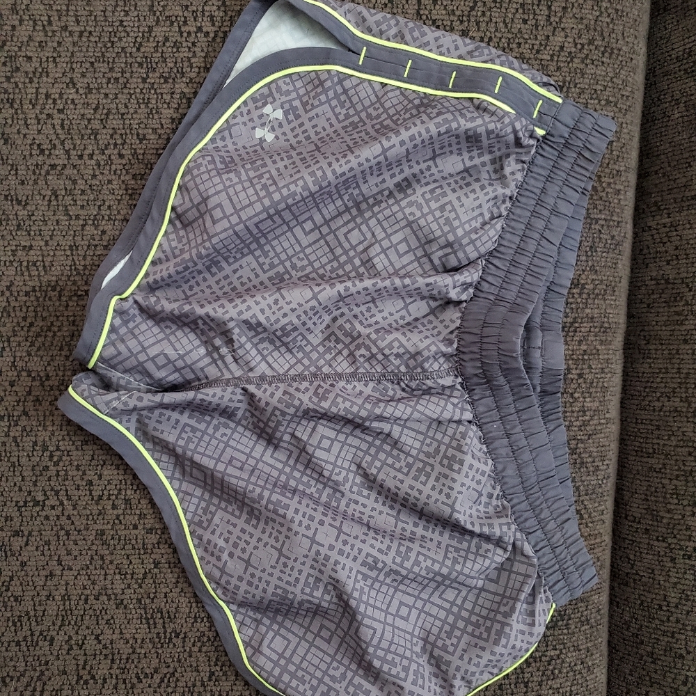 Under armour lined running shorts
